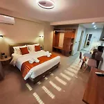 Aelia Luxury & Pool Aparthotel Skafidia