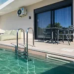 アパートホテル Aelia Luxury & Pool スカフィディア