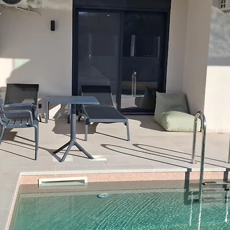 Appart hôtel Aelia Luxury & Pool Skafidia