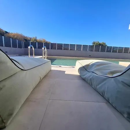 Appart hôtel Aelia Luxury & Pool Skafidia