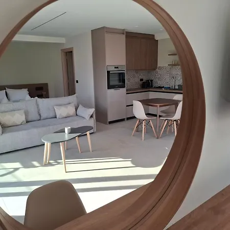 Aelia Luxury & Pool * Skafidia