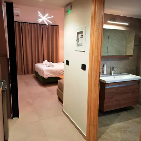 Aelia Luxury & Pool *