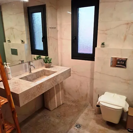 Aelia Luxury & Pool Aparthotel