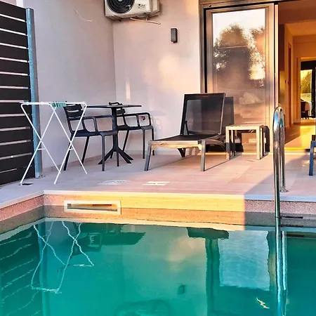 Lejlighedshotel Aelia Luxury & Pool *