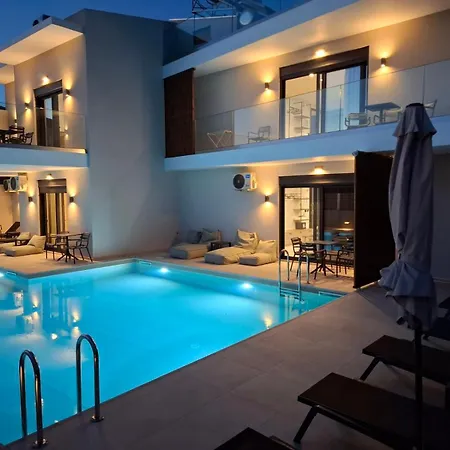 Aelia Luxury & Pool Apartahotel