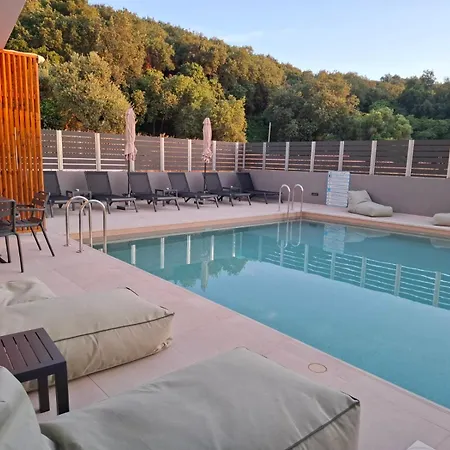 Aelia Luxury & Pool Skafidia