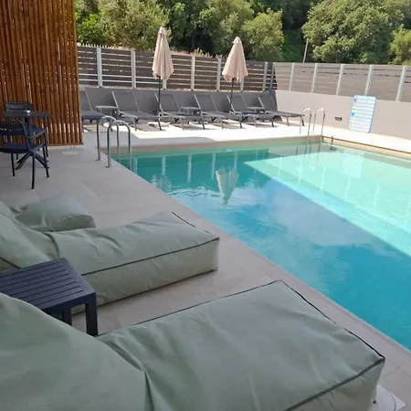 Aelia Luxury & Pool * Skafidia