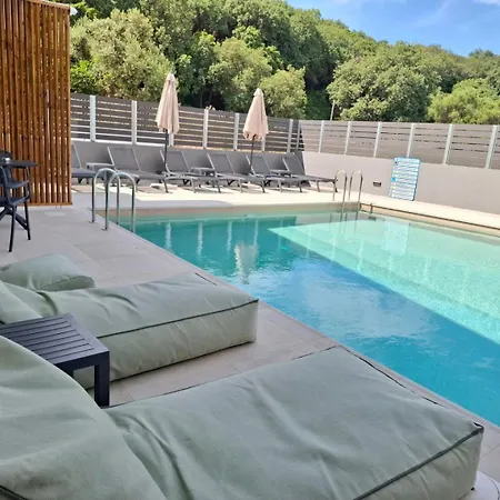 Aelia Luxury & Pool * Skafidia