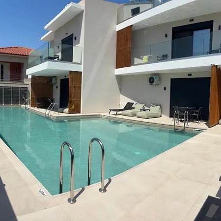 Aelia Luxury & Pool Skafidia