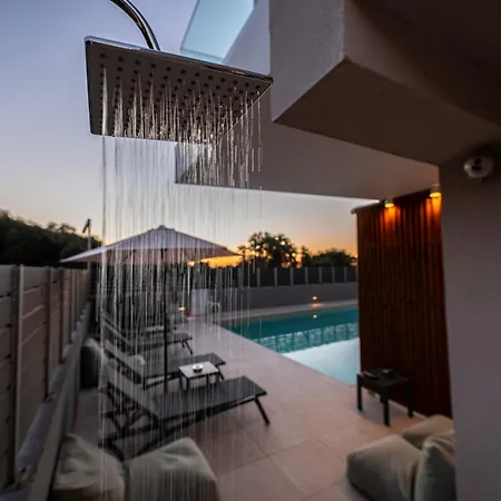 Aelia Luxury & Pool Aparthotel Skafidia