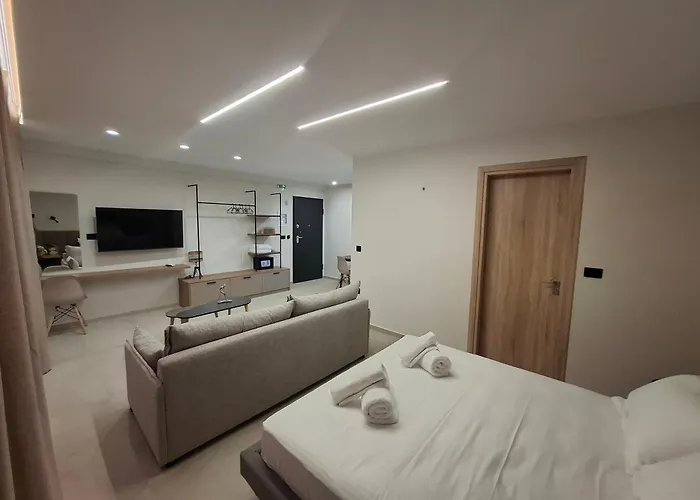 Aelia Luxury & Pool Apartmanhotel Szkafidiá