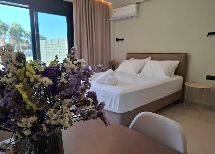 Aelia Luxury & Pool Apartmanhotel Szkafidiá