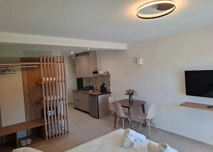 Aelia Luxury & Pool Apartmanhotel *