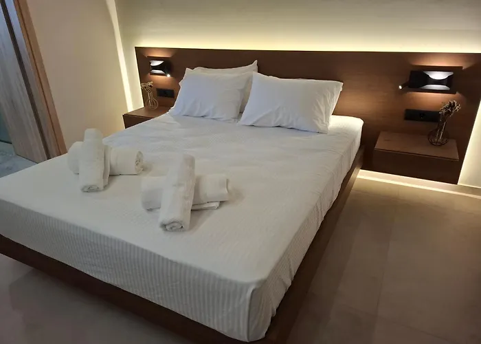 Ξενοδοχείο με διαμερίσματα Aelia Luxury & Pool