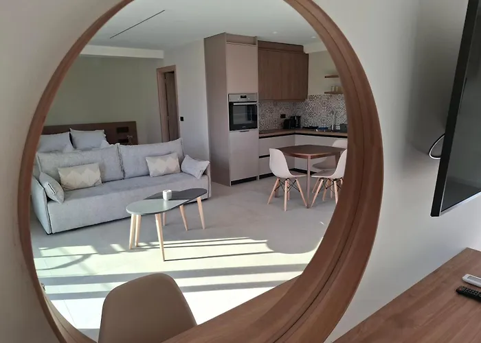 Aelia Luxury & Pool * Szkafidiá