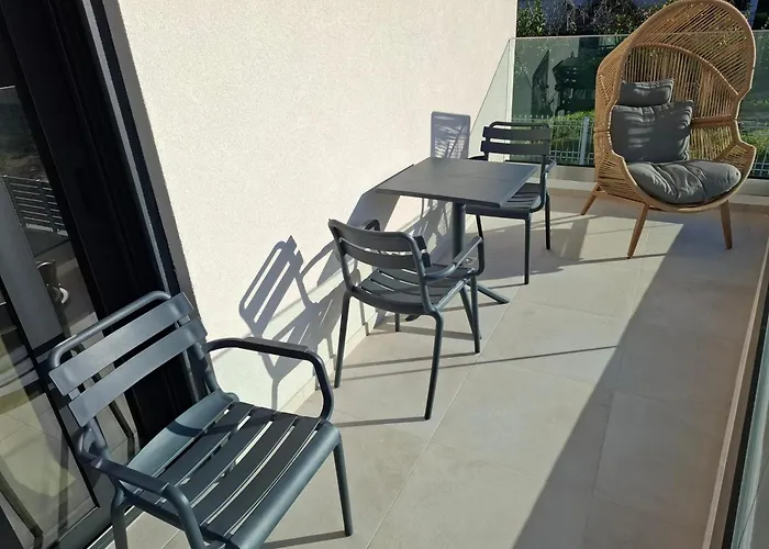 Aelia Luxury & Pool Ξενοδοχείο με διαμερίσματα *