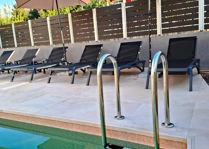 Aelia Luxury & Pool Aparthotel Skafidia