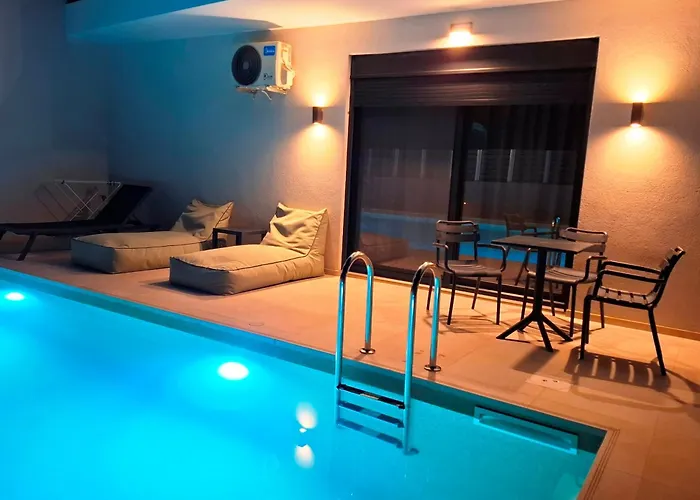 Aelia Luxury & Pool