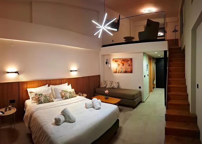 Aelia Luxury & Pool *