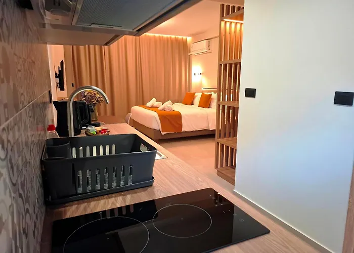 Aelia Luxury & Pool Aparthotel Skafidia